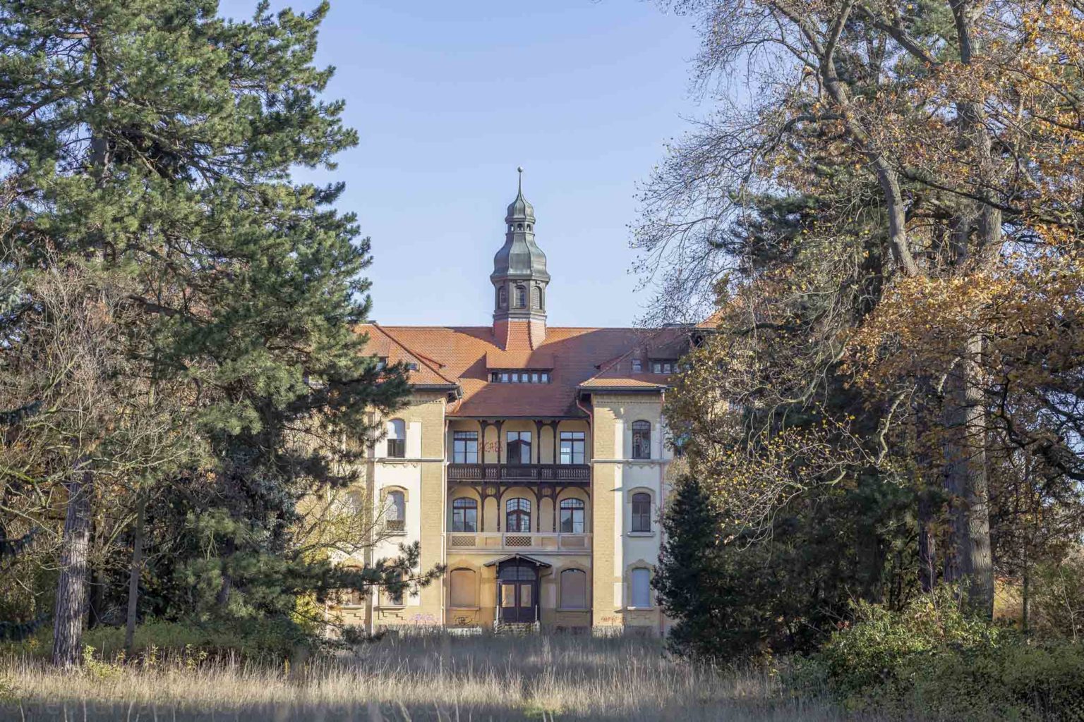 Krankenanstalt Leipzig-Dösen - Heute macht der HIMMEL BLAU
